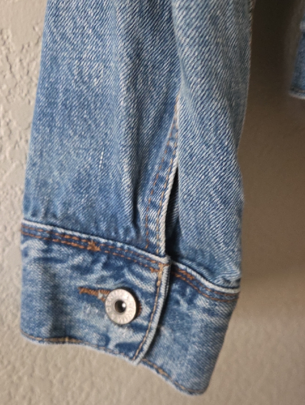 H&M Classic Denim Jacket - Blue - Picture 10 of 10
